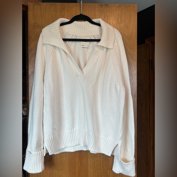 Abercrombie & Fitch Notch Neck Sweater - Picture 3 of 9